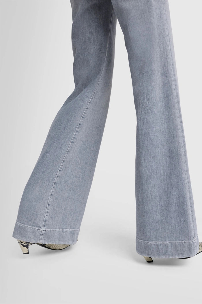 7 For All Mankind Modern Dojo Closing Act Grey jeans