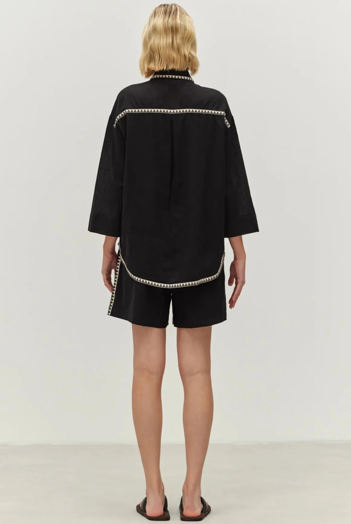 Devotion Twins Gaze shorts black